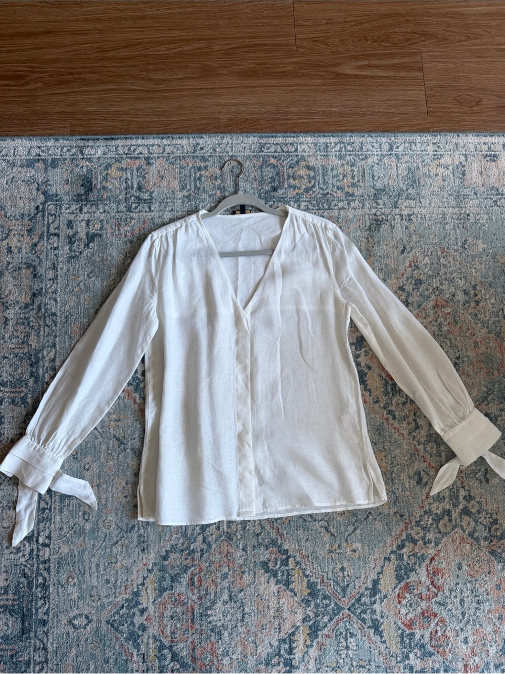 Massimo Dutti Women's White Linen V-Neck Tie-Cuff Blouse